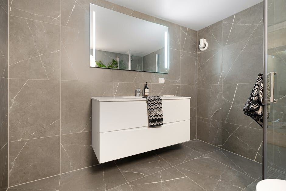 Petite salle de bain : budget et astuces gain de place