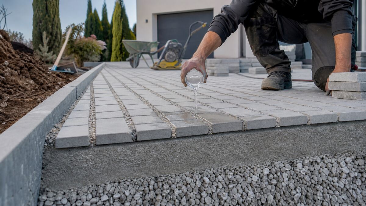 Pavés perméables : fondation, joints et infiltration