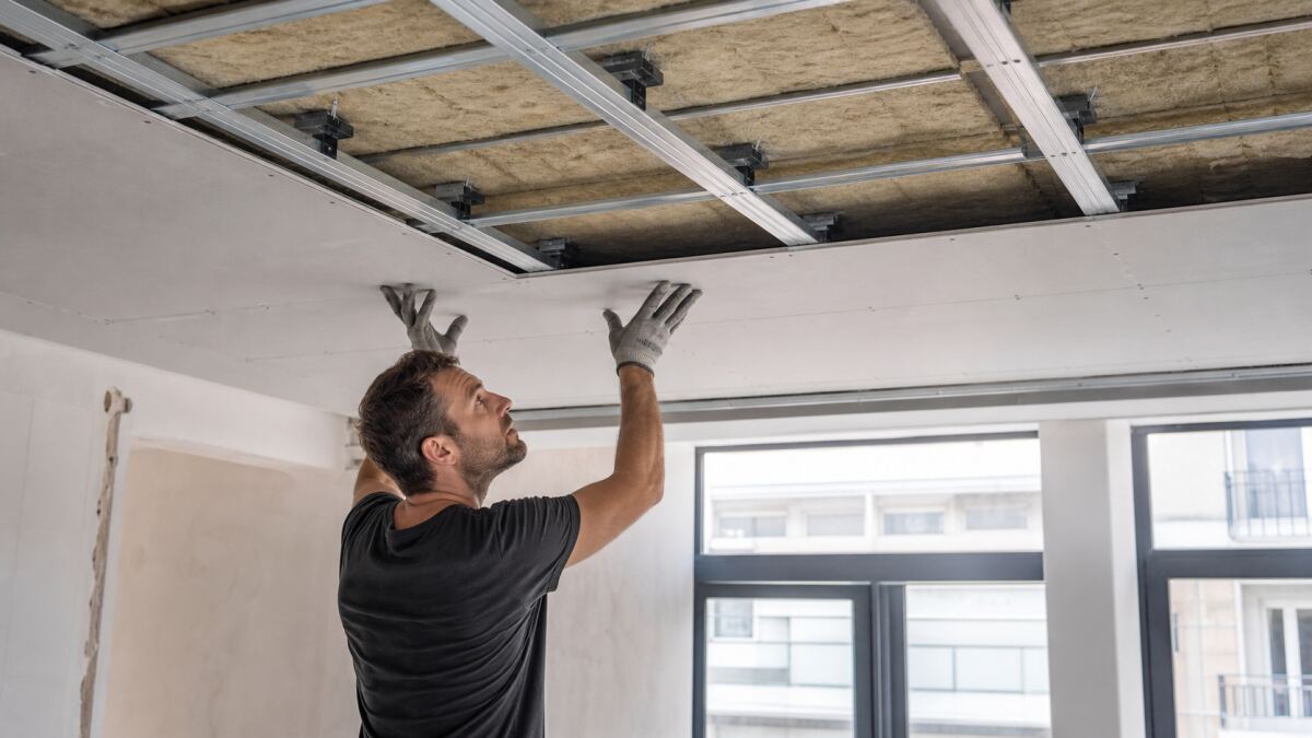 Faux plafond acoustique : conception et pièges