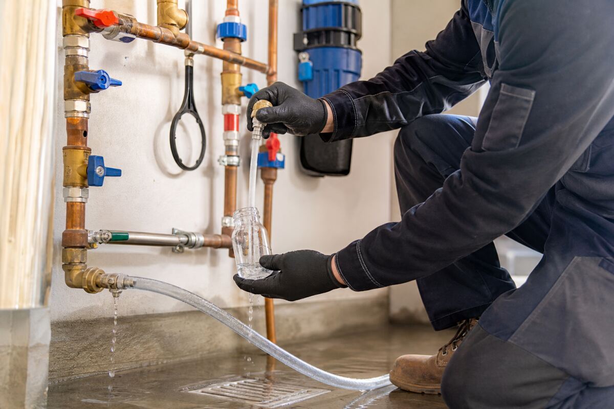 Remise en service d’un réseau d’eau après travaux : rinçage, désinfection et prélèvements
