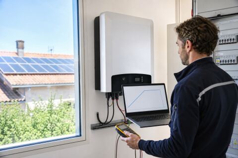 Écrêtage d’un onduleur solaire : perte acceptable ou dimensionnement raté ?