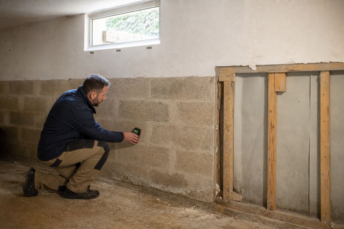 Isoler un mur semi-enterré sans enfermer l’humidité