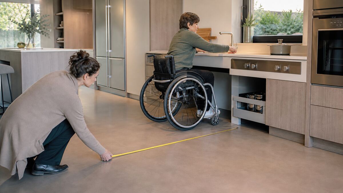 Cuisine accessible en fauteuil : hauteurs et plan