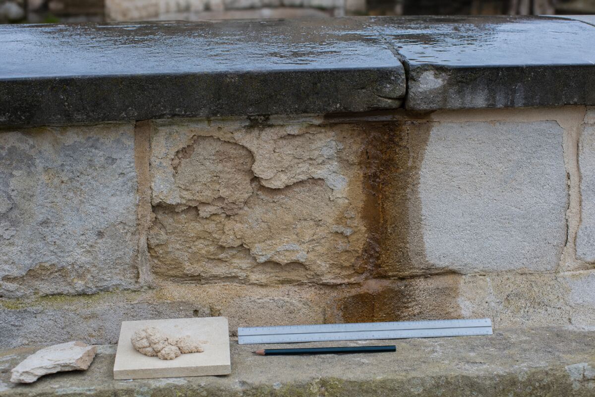 Pierre de façade éclatée par le gel : diagnostic
