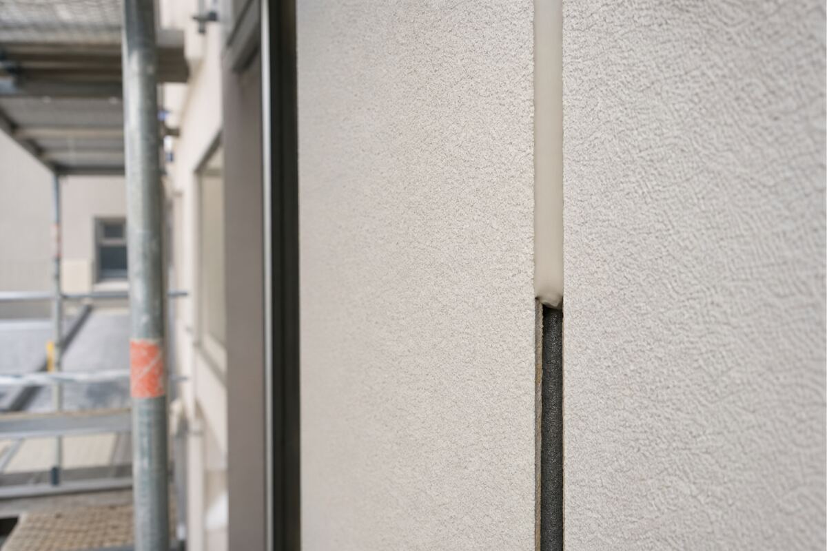 Joint vertical de façade après ravalement : méthode